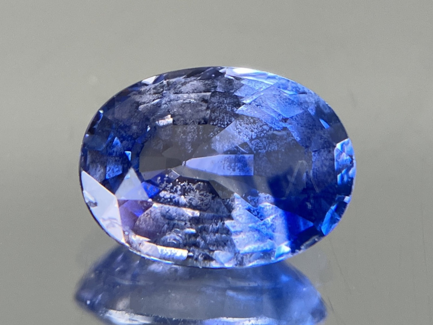 サファイア 1.732ct 宝石ソーティング付き 8.4㎜×6.2㎜×3.5㎜ 天然 ルース（ 裸石 ） 4658YY