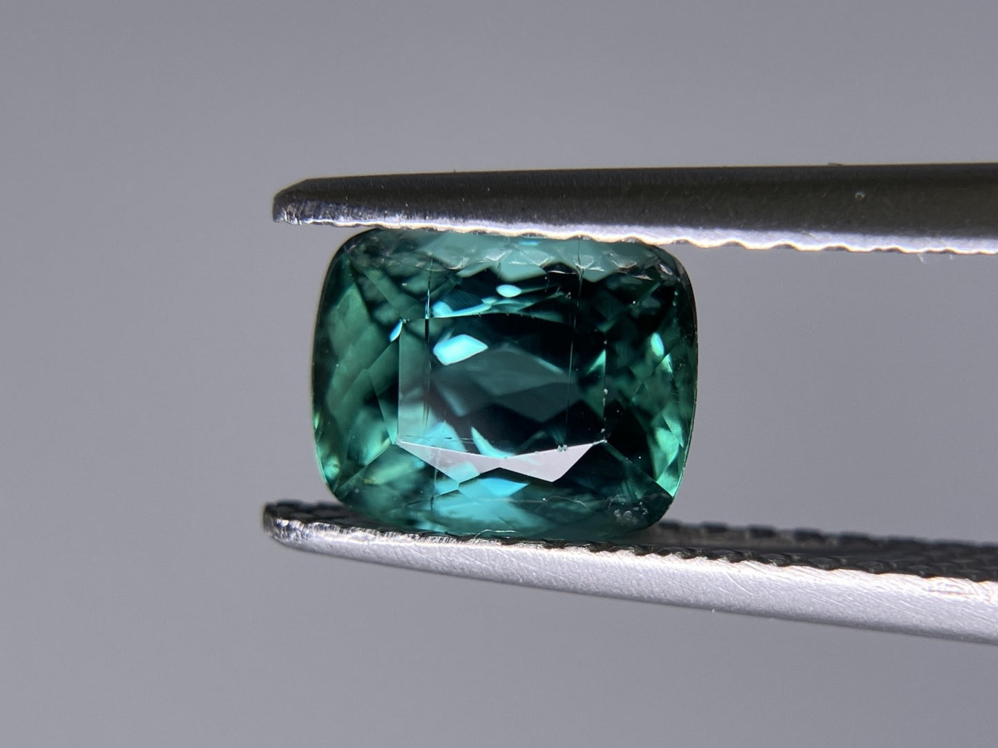 トルマリン 1.492ct 宝石ソーティング付き 6.9㎜×5.8㎜×4.7㎜ ルース（ 裸石 ） 3255S