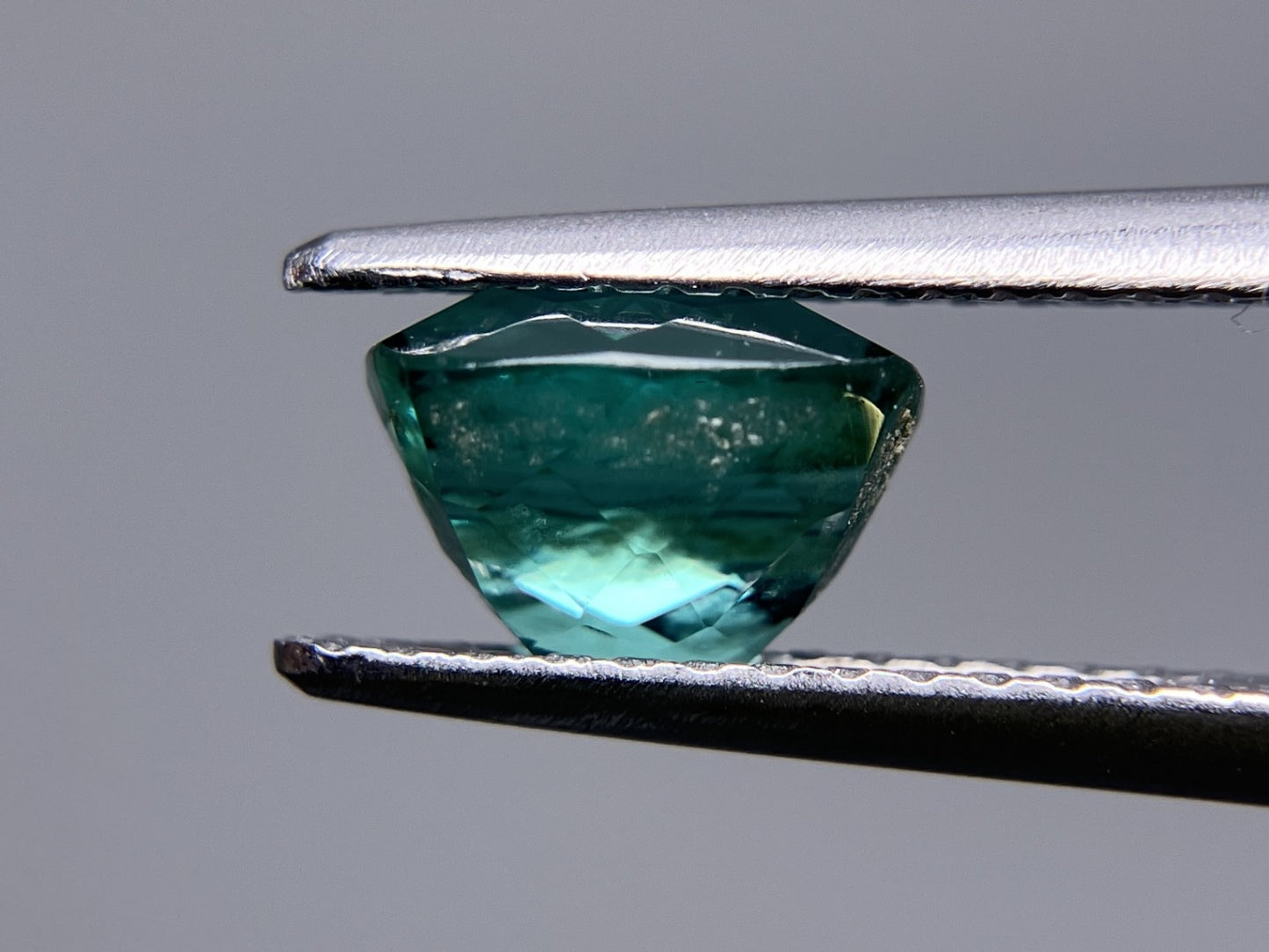 トルマリン 1.492ct 宝石ソーティング付き 6.9㎜×5.8㎜×4.7㎜ ルース（ 裸石 ） 3255S