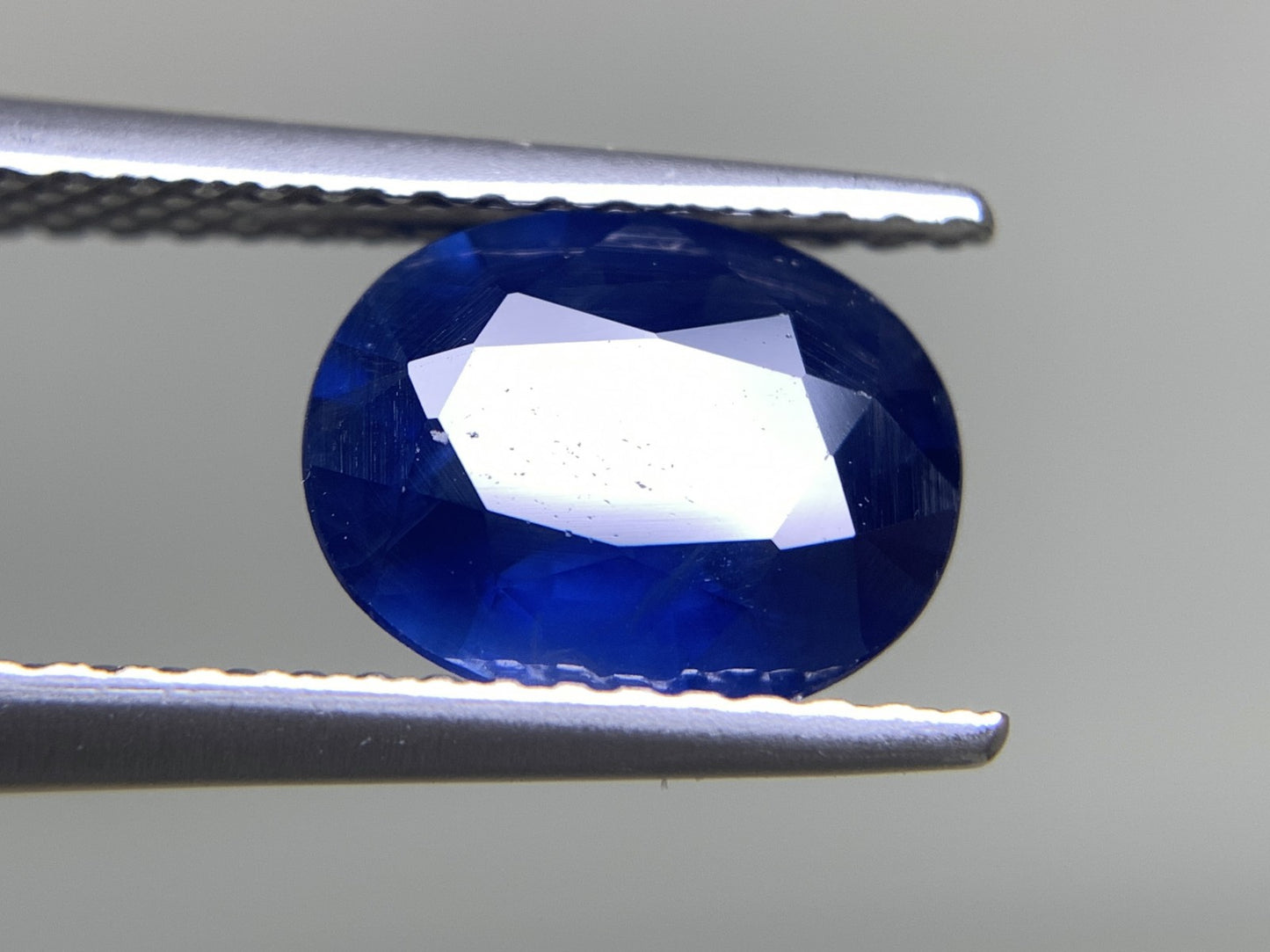 サファイア 2.012ct 宝石ソーティング付き  9.0㎜×7.1㎜×3.6㎜  ルース（ 裸石 ） 2809Y