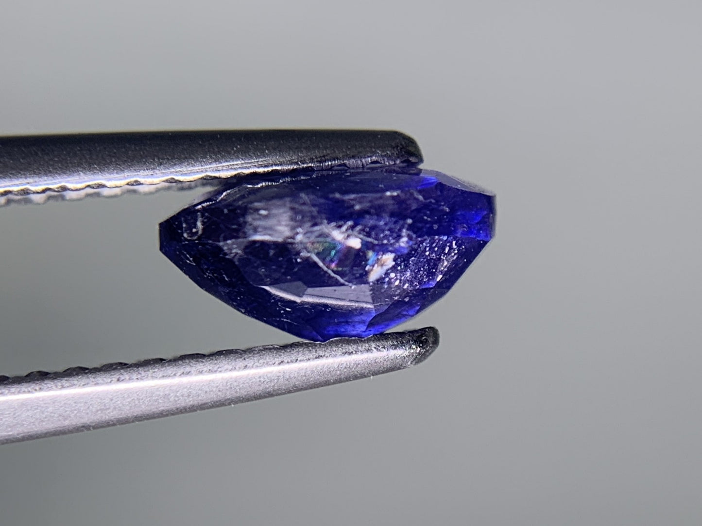 宝石ソーティング付き　 天然 サファイア 1.883ct　 縦8.0㎜×横6.1㎜×高さ4.0㎜　 ルース（ 裸石 ）　 2856Y
