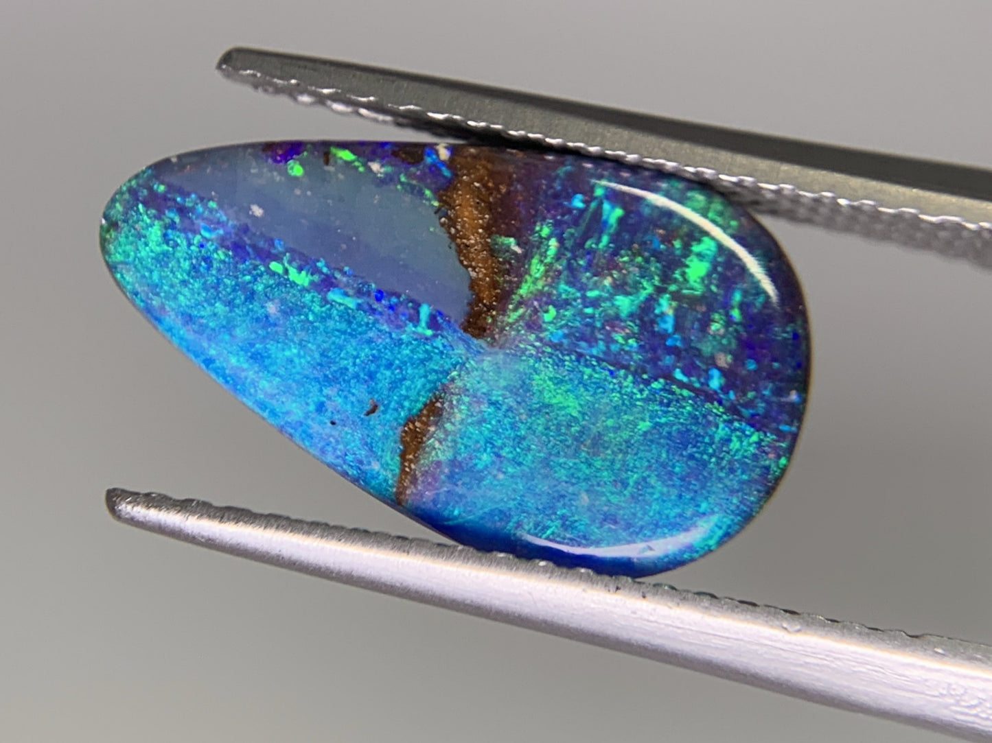 ボルダーオパール 3.641ct  宝石ソーティング付き  15.6㎜×9.0㎜×3.4㎜  ルース（ 裸石 ） 2019Y