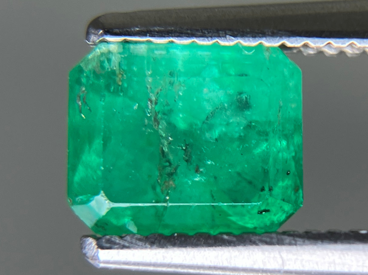 エメラルド 天然 0.962ct 宝石ソーティング付き 6.2㎜×5.1㎜×4.1㎜ ルース（ 裸石 ） 7742YY