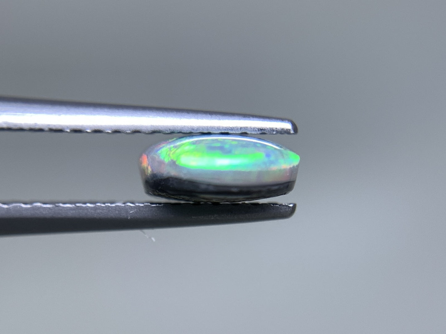 ブラックオパール 天然 1.266ct 宝石ソーティング付き 9.2㎜×6.9㎜×3.0㎜ ルース（ 裸石 ） 8131Y