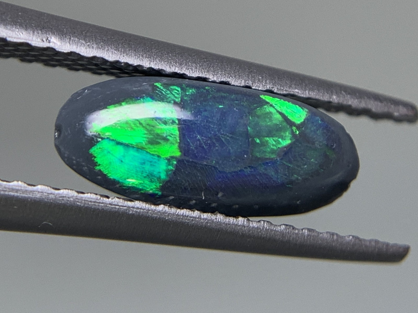 ブラックオパール 0.984ct 宝石ソーティング付き 11.1㎜×4.7㎜×2.9㎜ ルース（ 裸石 ） 2028Y
