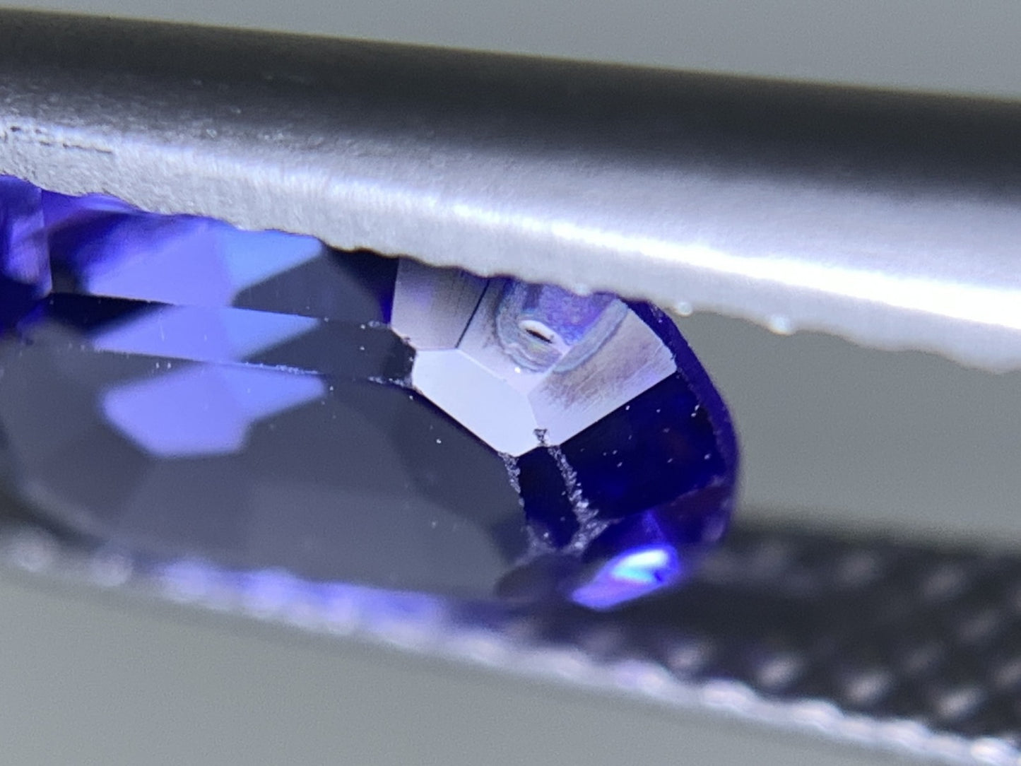 タンザナイト 天然  1.383ct  宝石ソーティング付き  8.2㎜×6.4㎜×3.4㎜ ルース（ 裸石 ）  6102Y