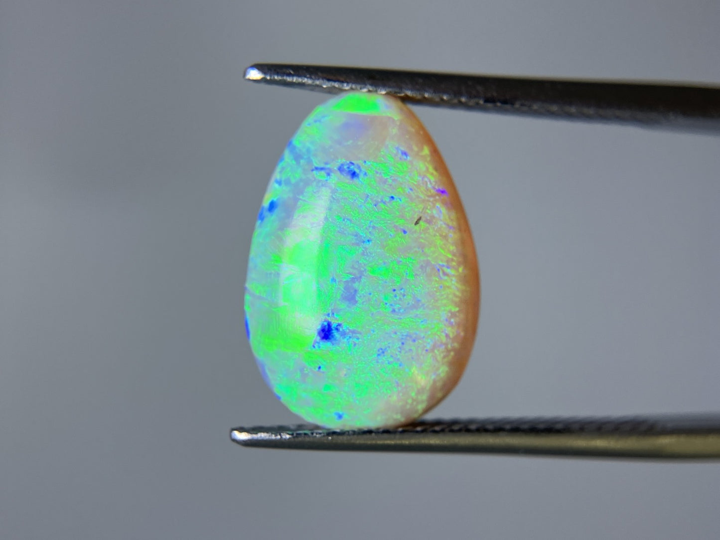 ブラックオパール 4.885ct 宝石ソーティング付き 15.8㎜×10.9㎜×4.8㎜ ルース（ 裸石 ） 3193S