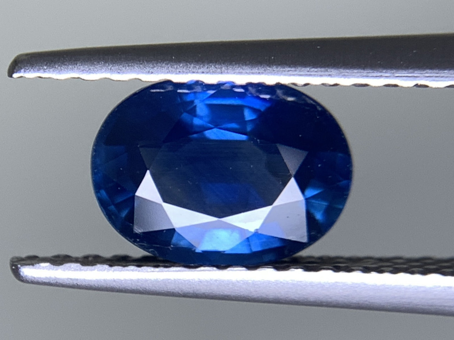 サファイア 天然  1.340ct  宝石ソーティング付き  7.4㎜×5.7㎜×3.4㎜  ラッピング無料  ルース（ 裸石 ）  5073Y