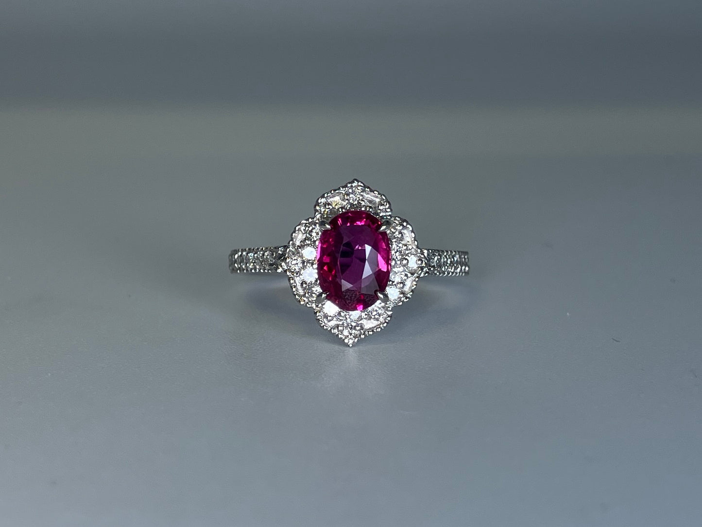 ルビー 1.07ct 非加熱 No heat GIA鑑別書 D0.45ct PT900 4.7g 指輪 （JP10号） サイズ直し無料 9315K