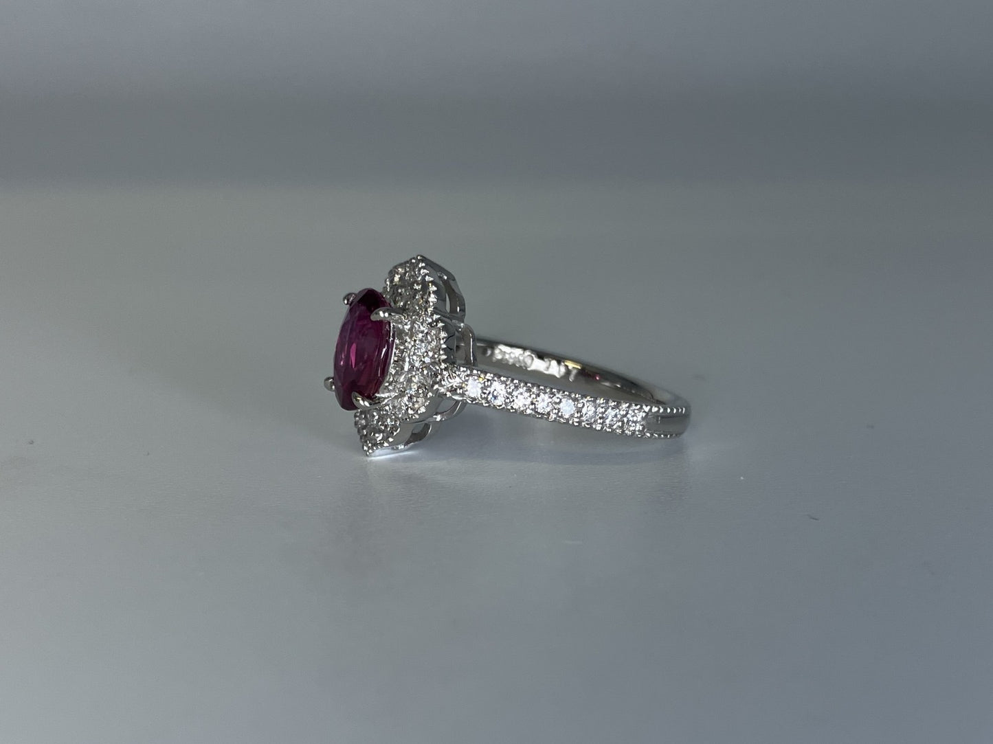 ルビー 1.07ct 非加熱 No heat GIA鑑別書 D0.45ct PT900 4.7g 指輪 （JP10号） サイズ直し無料 9315K