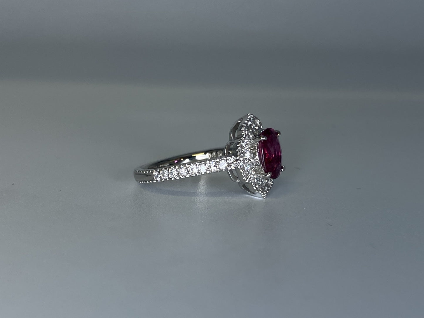 ルビー 1.07ct 非加熱 No heat GIA鑑別書 D0.45ct PT900 4.7g 指輪 （JP10号） サイズ直し無料 9315K