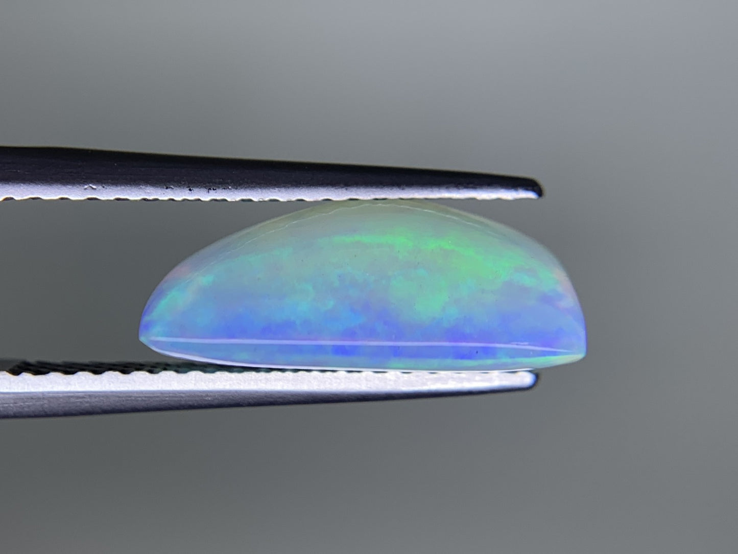 オパール 3.685ct 宝石ソーティング付き 13.7㎜×8.3㎜×5.5㎜ ルース（ 裸石 ） 3905Y