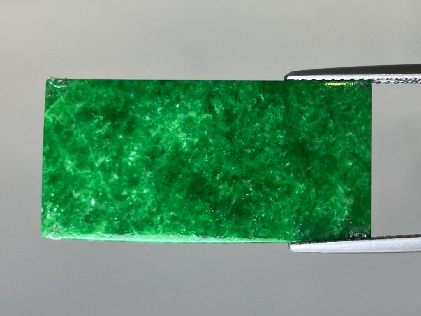 ひすい（ヒスイ 翡翠） 天然 11.832ct 宝石鑑別書付き 29.5㎜×14.7㎜×1.7㎜ ルース（ 裸石 ） 8208YY