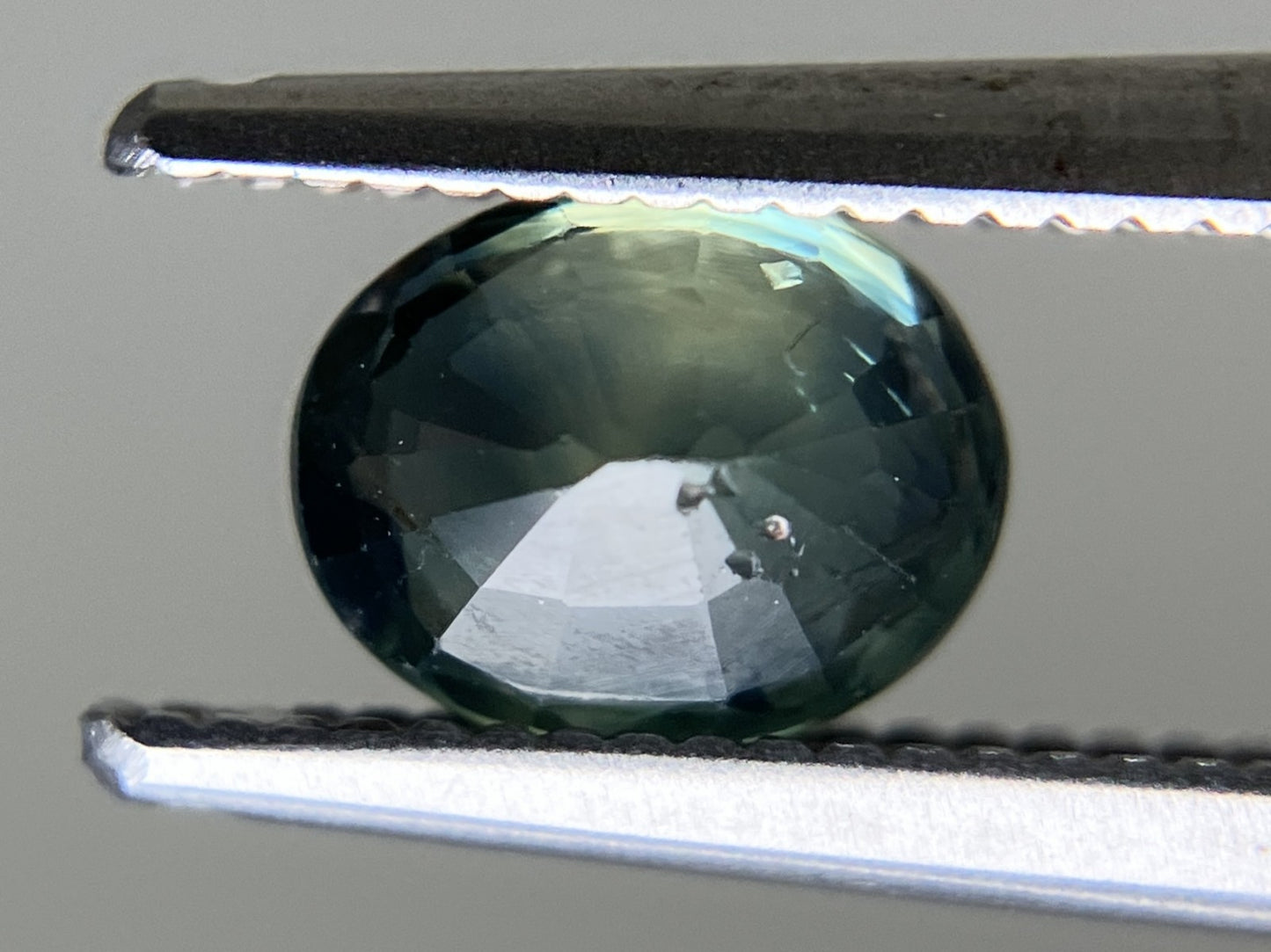 サファイア 1.069ct  宝石ソーティング付き  6.4㎜×5.1㎜×3.3㎜  天然 ルース（ 裸石 ） 4502YY