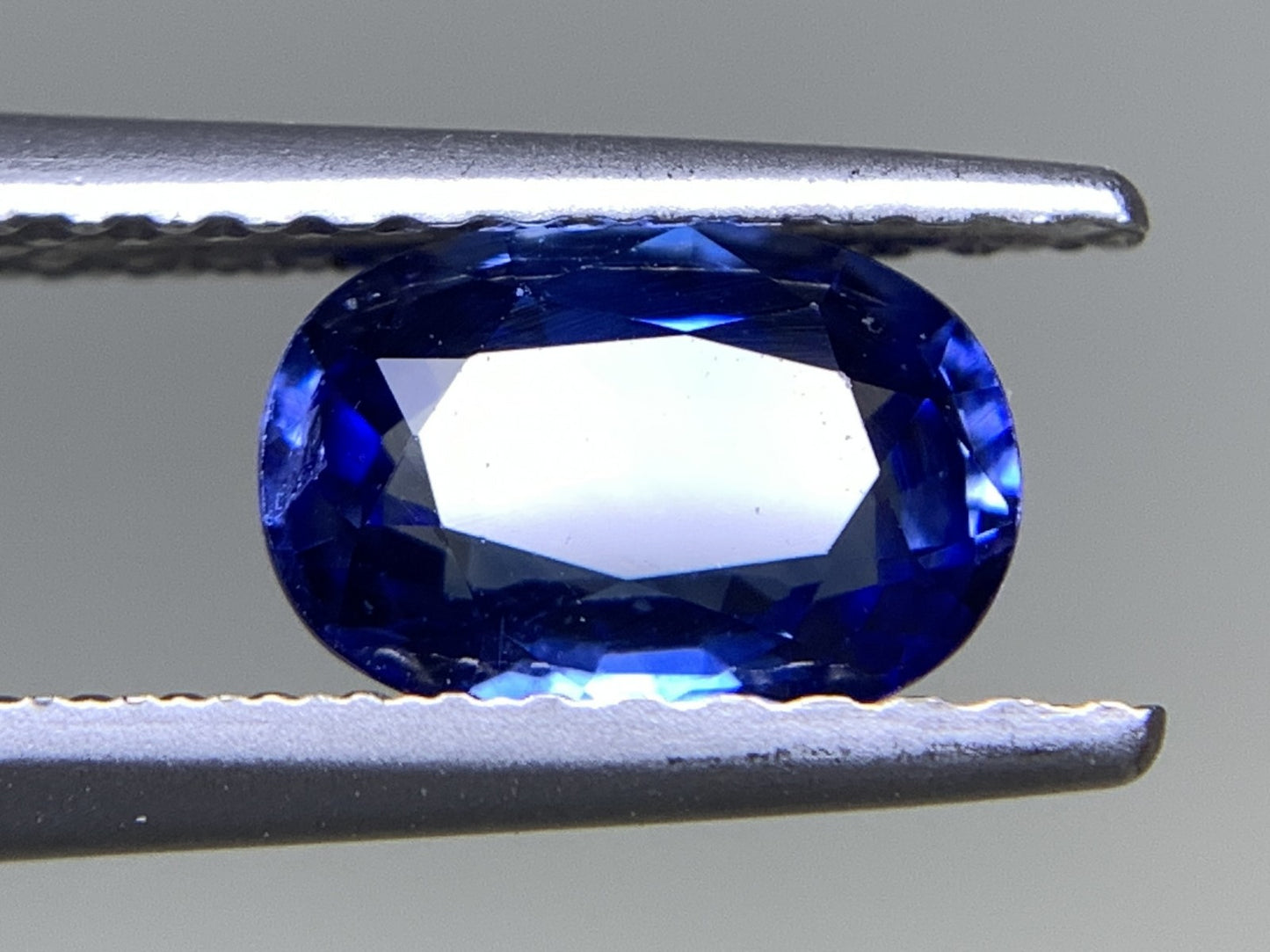 サファイア 天然  1.102ct  宝石ソーティング付き  7.1㎜×5.0㎜×3.0㎜  ラッピング無料  ルース（ 裸石 ）  4479Y