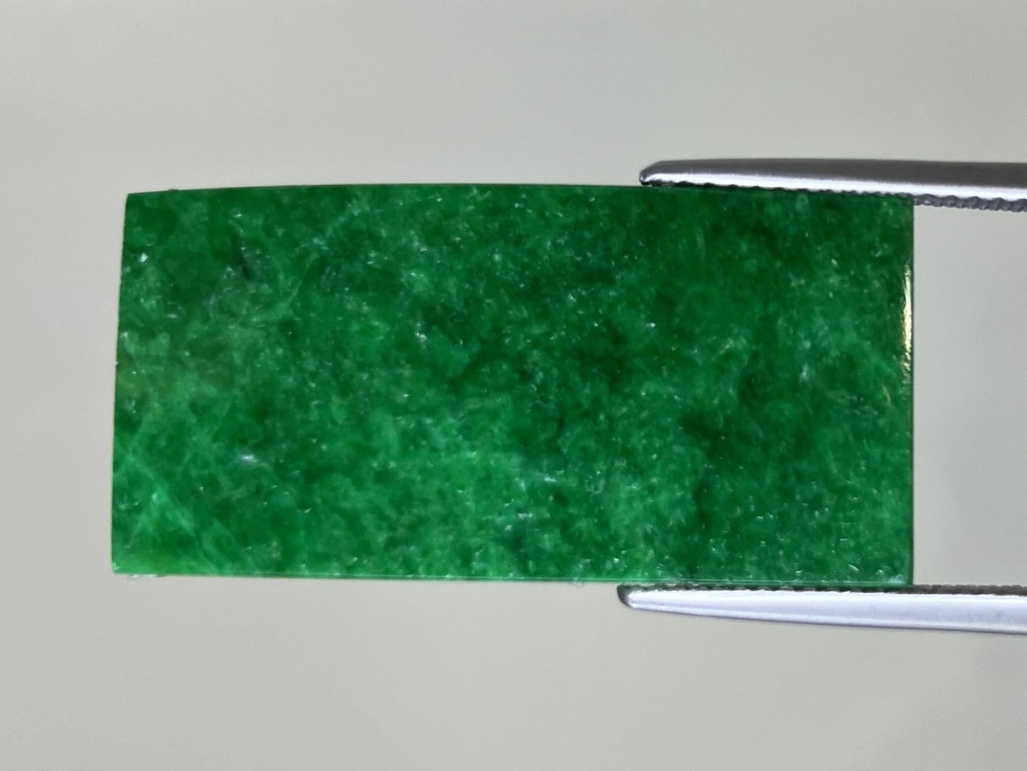 ひすい（ヒスイ 翡翠） 天然 11.832ct 宝石鑑別書付き 29.5㎜×14.7㎜×1.7㎜ ルース（ 裸石 ） 8208YY