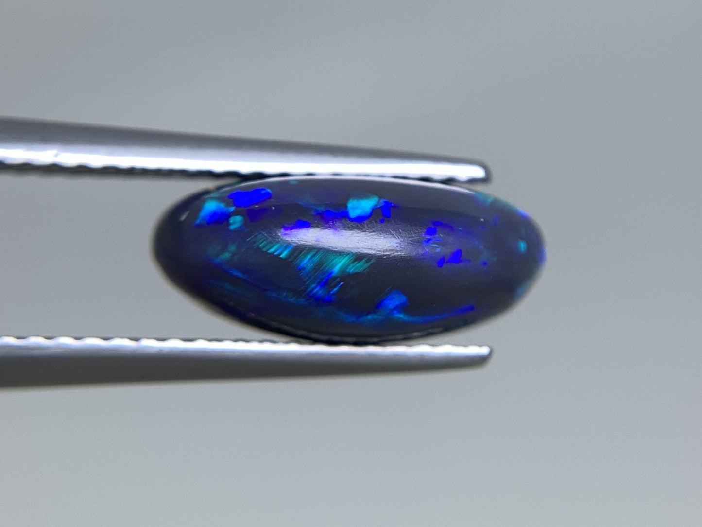 ブラックオパール 天然 3.755ct 中央宝石ソーティング付き 13.2㎜×9.1㎜×5.5㎜ ルース（ 裸石 ） 6917Y