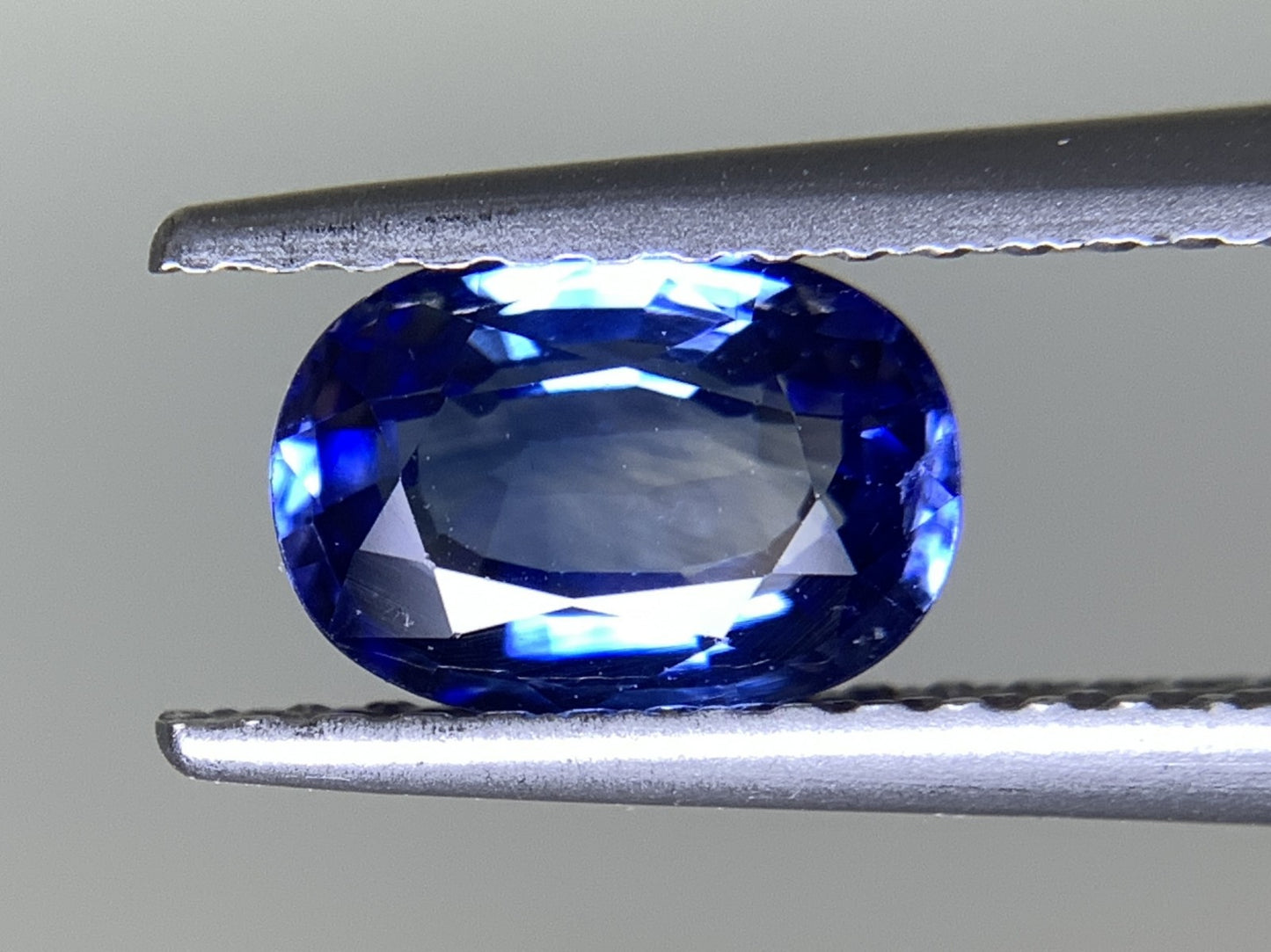 サファイア 天然  1.102ct  宝石ソーティング付き  7.1㎜×5.0㎜×3.0㎜  ラッピング無料  ルース（ 裸石 ）  4479Y