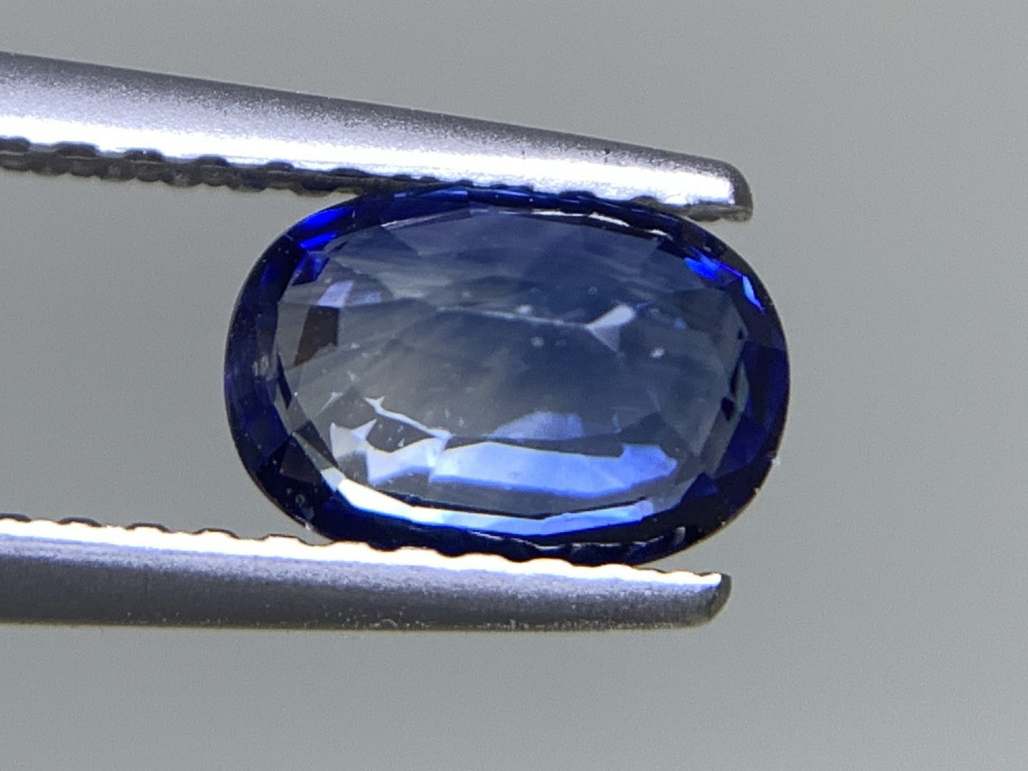サファイア 天然  1.102ct  宝石ソーティング付き  7.1㎜×5.0㎜×3.0㎜  ラッピング無料  ルース（ 裸石 ）  4479Y
