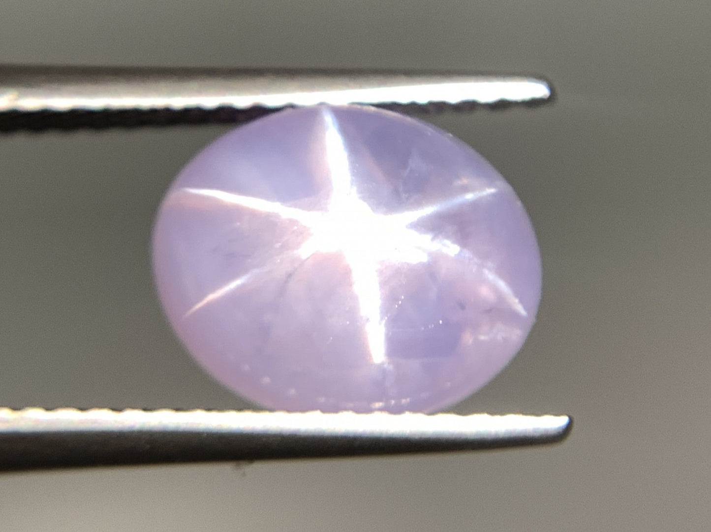 スターサファイア 天然  3.896ct  中央宝石ソーティング付き  10.1㎜×8.4㎜×4.3㎜  ルース（ 裸石 ） 6008Y