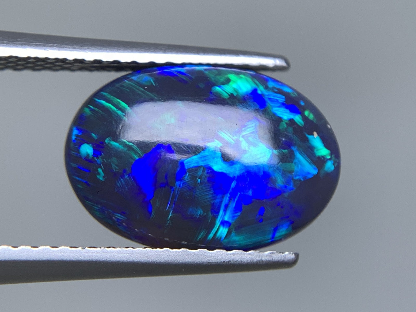 ブラックオパール 天然 3.755ct 中央宝石ソーティング付き 13.2㎜×9.1㎜×5.5㎜ ルース（ 裸石 ） 6917Y