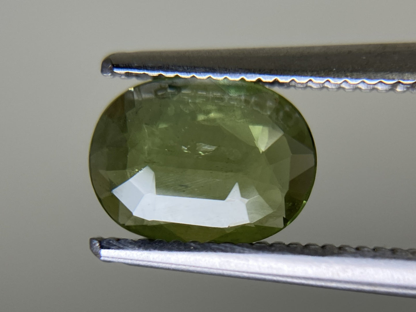 グリーンサファイア 1.197ct  宝石ソーティング付き  8.2㎜×6.3㎜×2.0㎜  天然 ルース（ 裸石 ） 4504YY