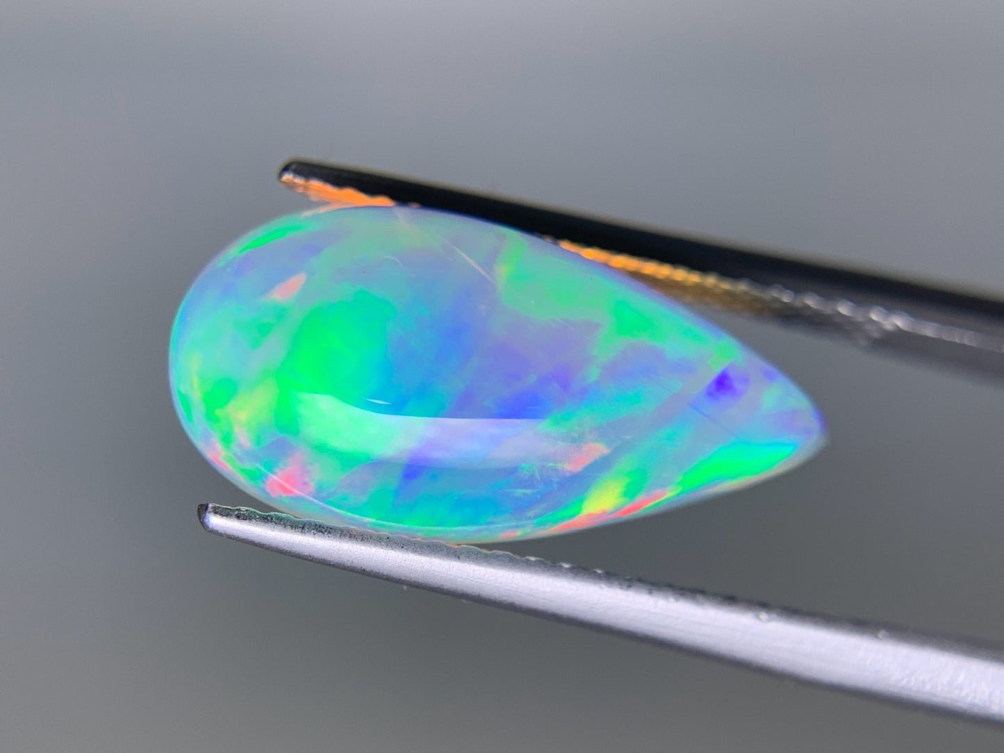 オパール 4.025ct 宝石ソーティング付き  16.9㎜×8.3㎜×5.5㎜  ルース（ 裸石 ） 3950Y