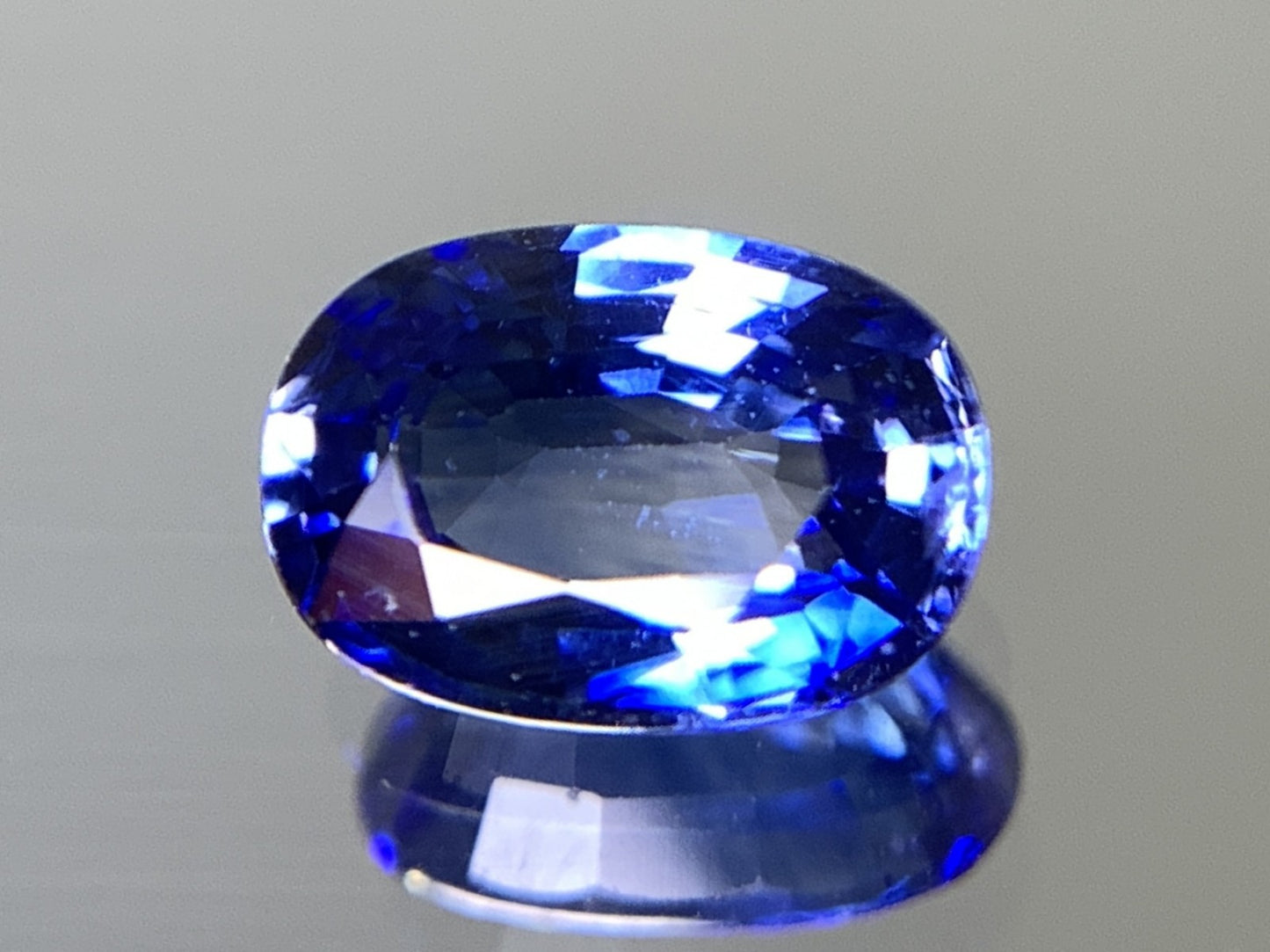サファイア 天然  1.102ct  宝石ソーティング付き  7.1㎜×5.0㎜×3.0㎜  ラッピング無料  ルース（ 裸石 ）  4479Y