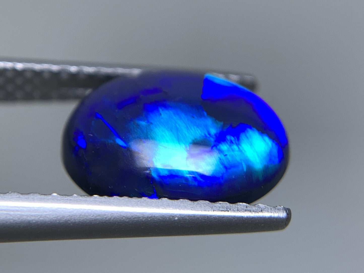 ブラックオパール 天然 2.671ct 中央宝石ソーティング付き 10.5㎜×8.8㎜×5.1㎜ ルース（ 裸石 ） 6918Y