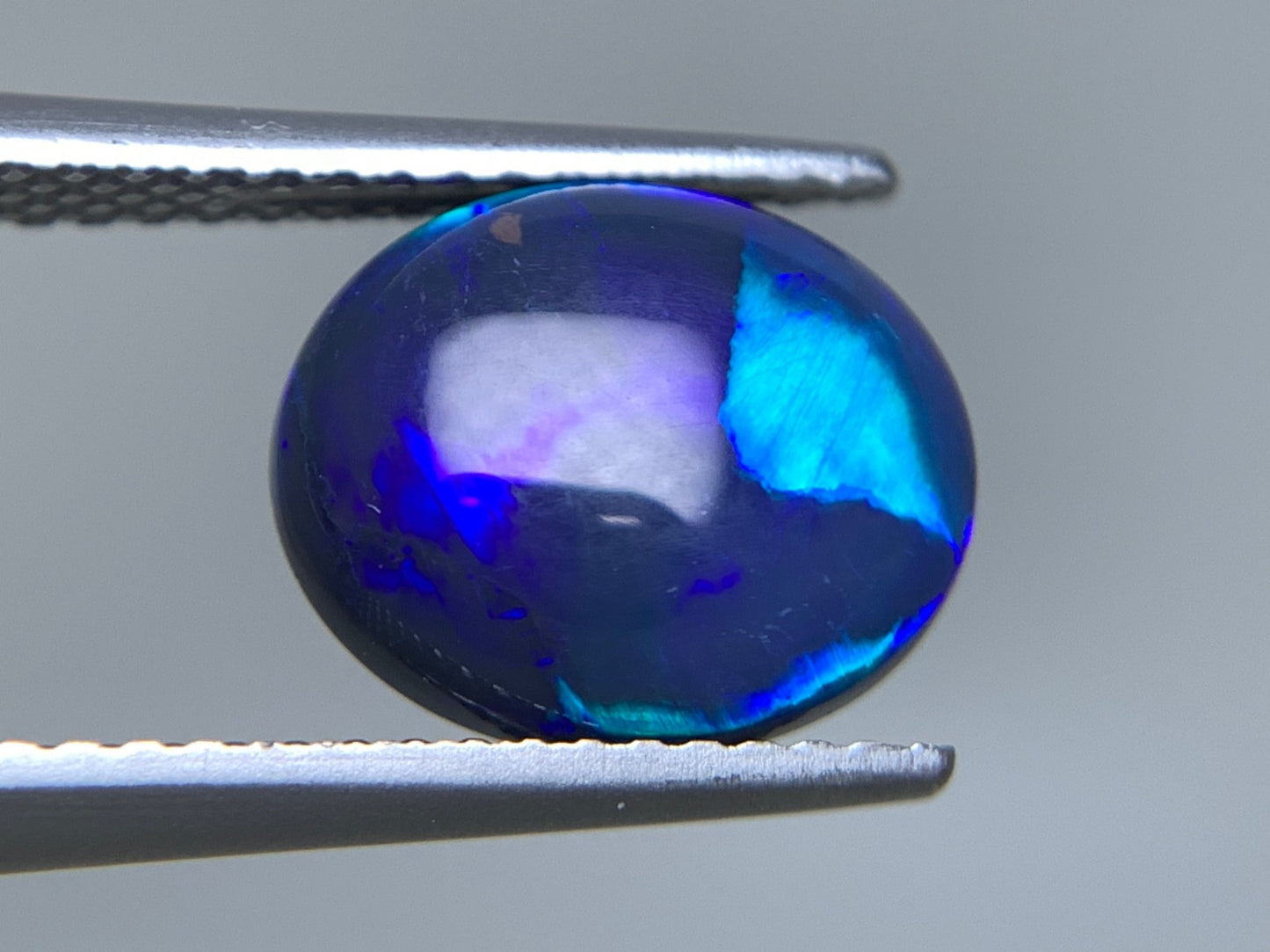 ブラックオパール 天然 2.671ct 中央宝石ソーティング付き 10.5㎜×8.8㎜×5.1㎜ ルース（ 裸石 ） 6918Y