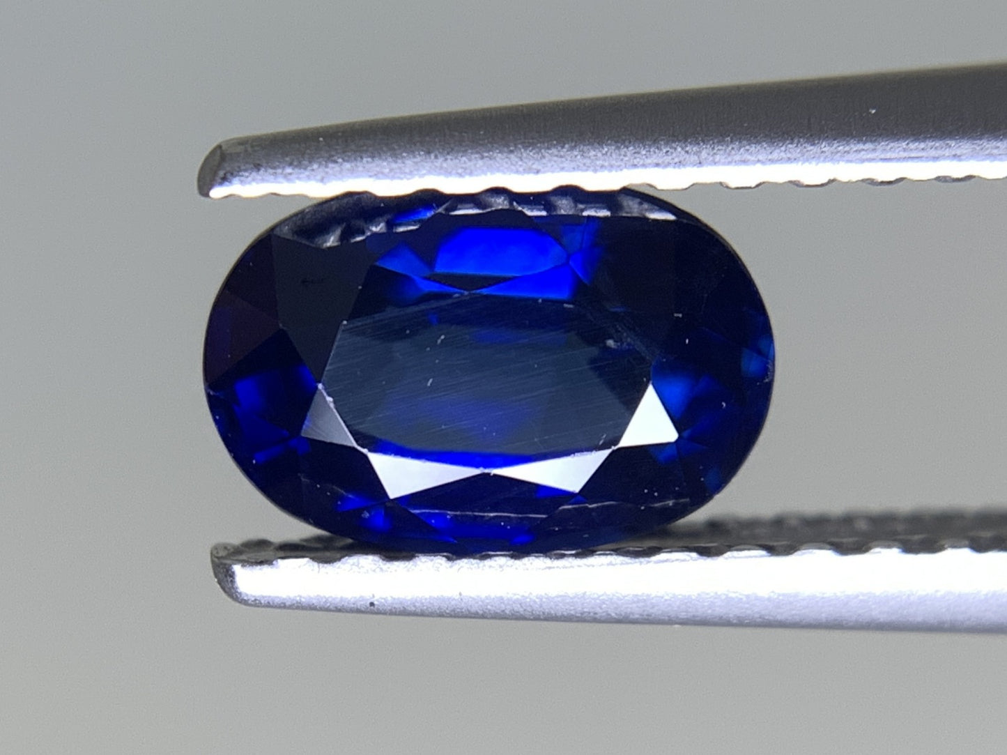 サファイア 1.083ct  宝石ソーティング付き  7.0㎜×4.9㎜×3.4㎜  天然 ルース（ 裸石 ） 4198Y