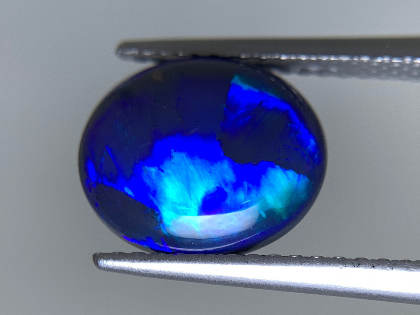 ブラックオパール 天然 2.671ct 中央宝石ソーティング付き 10.5㎜×8.8㎜×5.1㎜ ルース（ 裸石 ） 6918Y