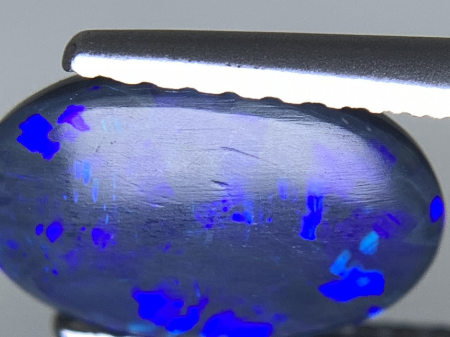 ブラックオパール 天然 1.280ct 中央宝石ソーティング付き 10.2㎜×6.8㎜×2.9㎜ ルース（ 裸石 ） 6920Y