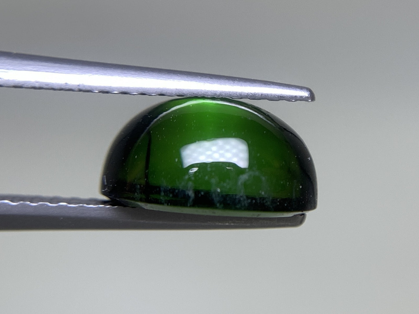 グリーントルマリン 天然  3.839ct  宝石ソーティング付き  10.1㎜×8.2㎜×5.1㎜  ラッピング無料  ルース（ 裸石 ）  5225Y