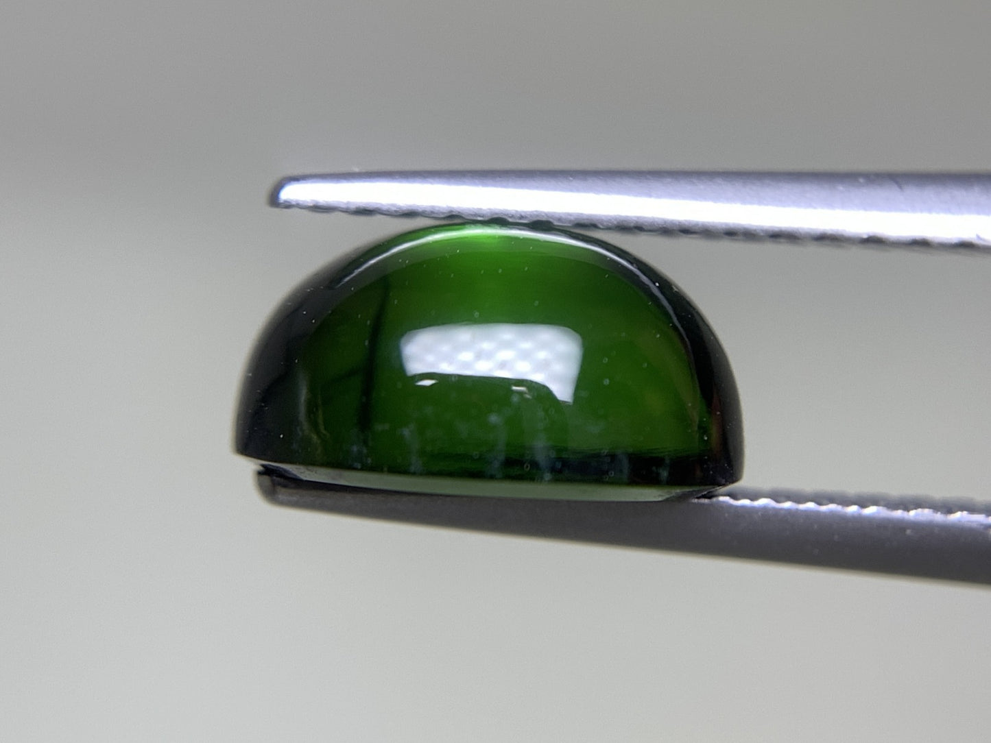 グリーントルマリン 天然  3.839ct  宝石ソーティング付き  10.1㎜×8.2㎜×5.1㎜  ラッピング無料  ルース（ 裸石 ）  5225Y