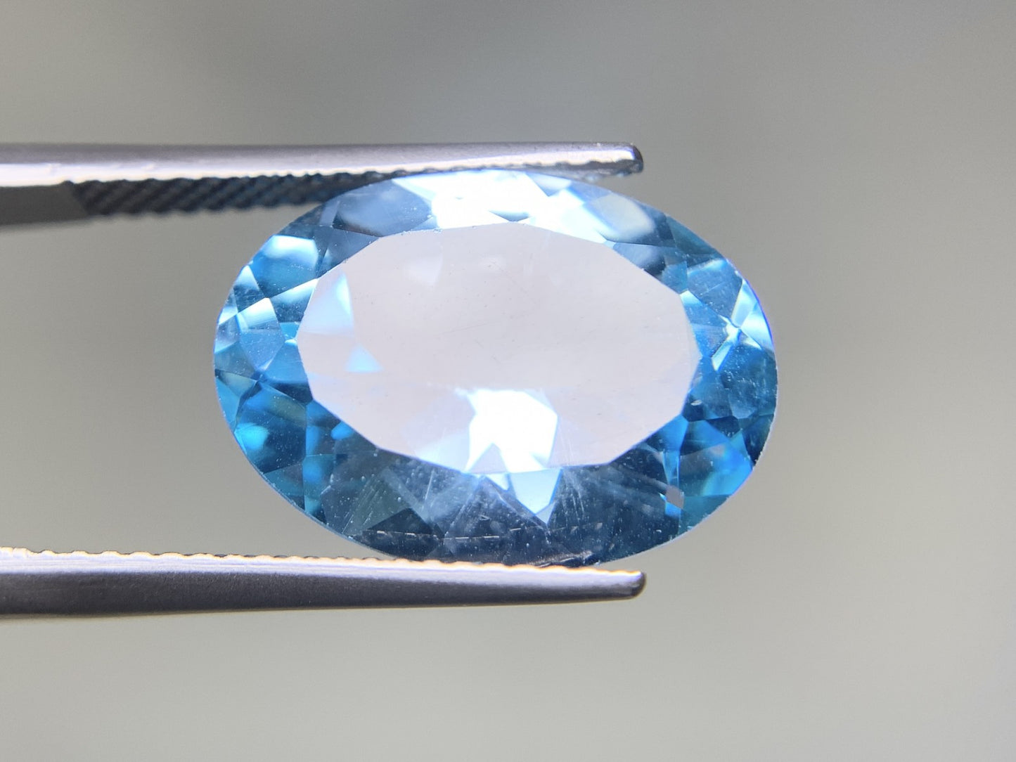 ブルートパーズ 10.116ct  宝石ソーティング付き  16.0㎜×12.1㎜×7.4㎜  ルース（ 裸石 ） 2018Y