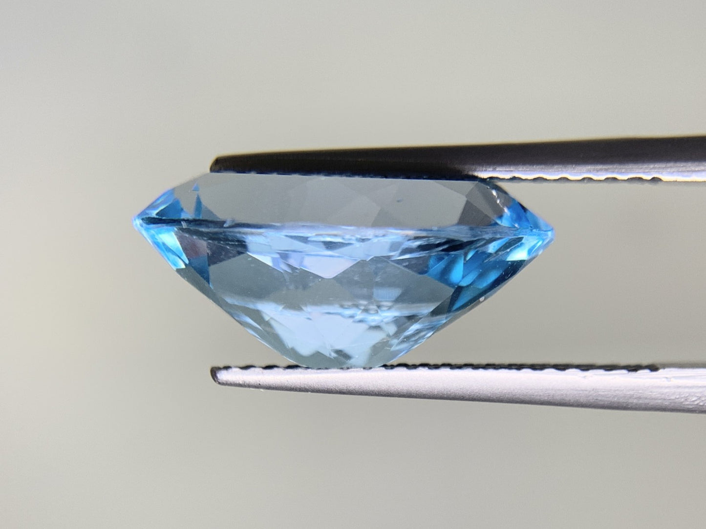 ブルートパーズ 10.116ct  宝石ソーティング付き  16.0㎜×12.1㎜×7.4㎜  ルース（ 裸石 ） 2018Y