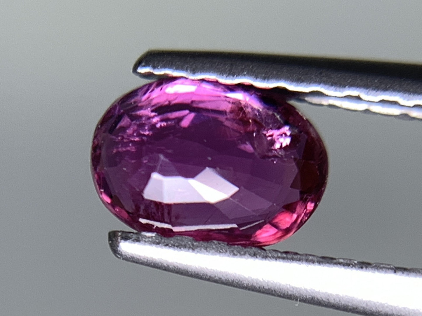 ルビー 天然 0.579ct 宝石ソーティング付き 5.7㎜×4.1㎜×2.4㎜ ルース（ 裸石 ） 8022Y