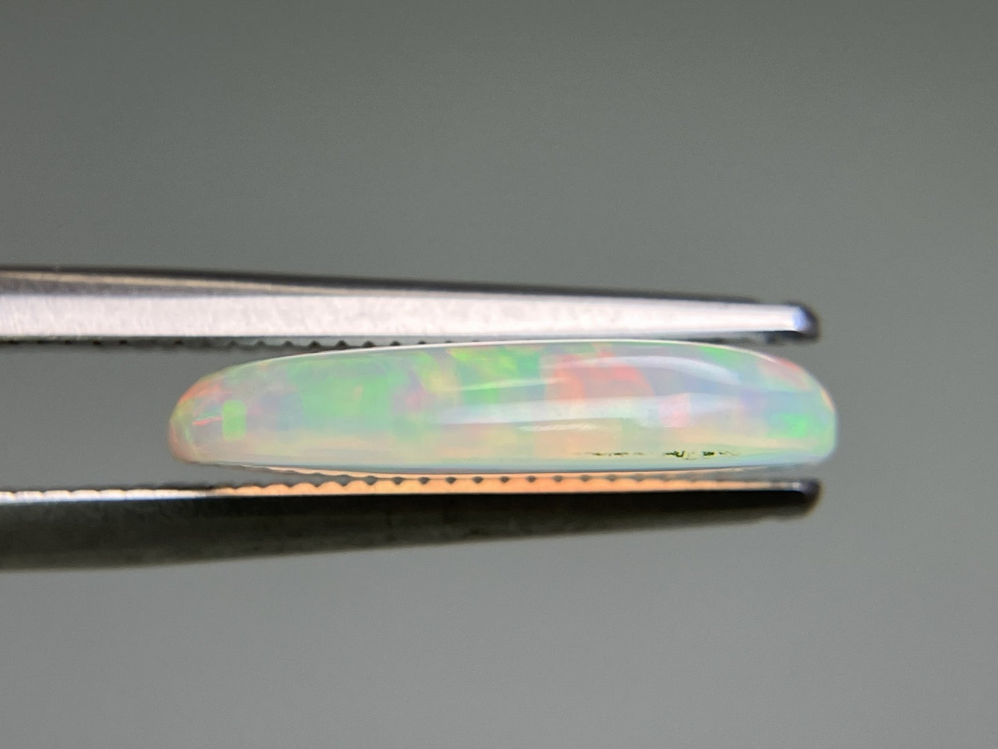 オパール 2.141ct 宝石ソーティング付き 14.8㎜×8.8㎜×2.9㎜ 天然 ルース（ 裸石 ） 4422YY