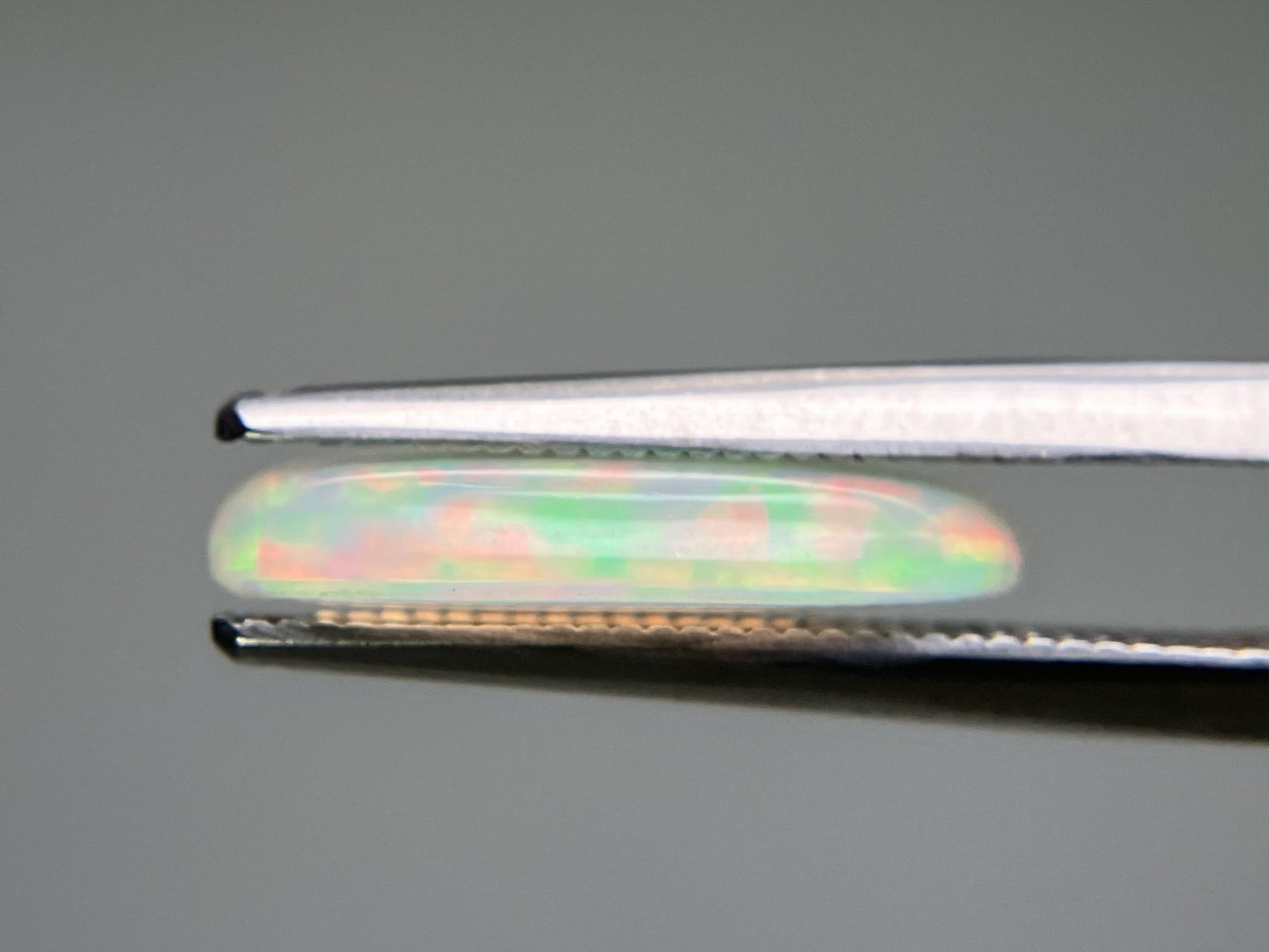 オパール 2.141ct 宝石ソーティング付き 14.8㎜×8.8㎜×2.9㎜ 天然 ルース（ 裸石 ） 4422YY