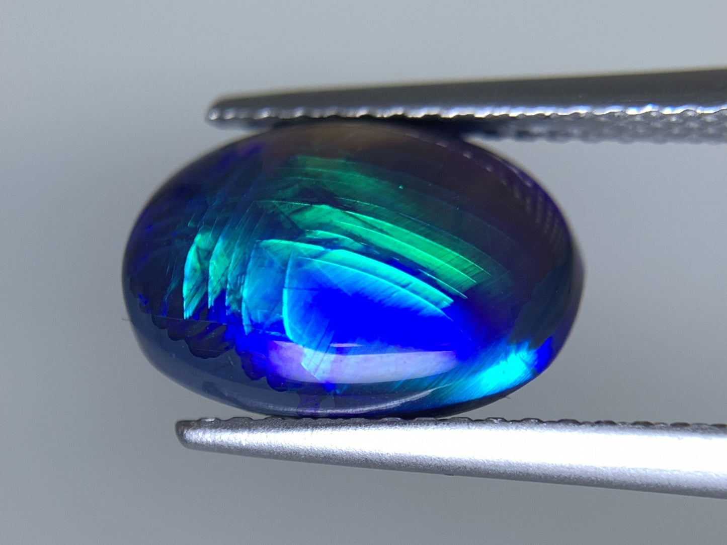 ブラックオパール 天然 3.114ct 中央宝石ソーティング付き 11.7㎜×8.0㎜×5.6㎜ ルース（ 裸石 ） 6928Y