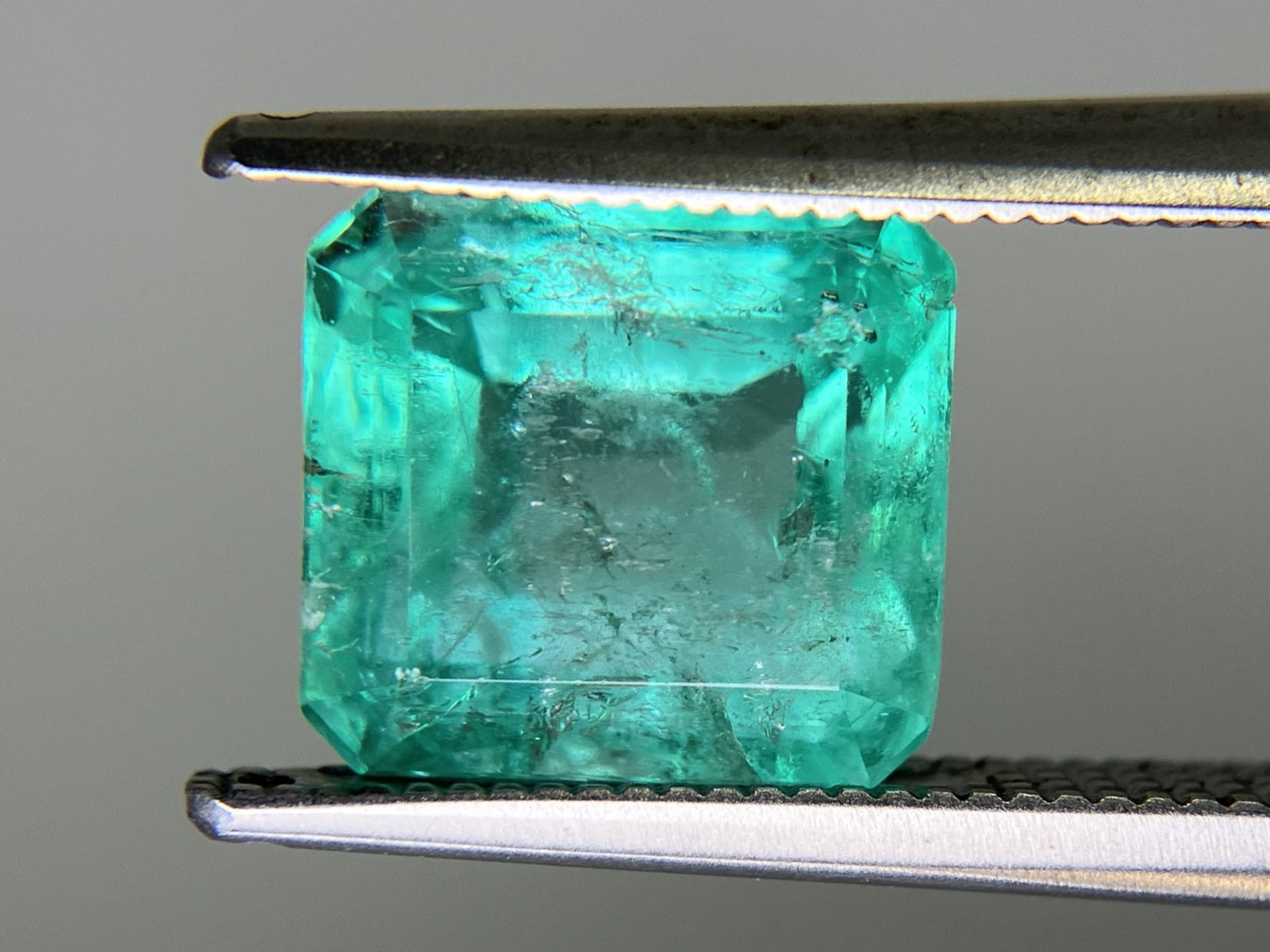 エメラルド 3.501ct  中央宝石ソーティング付き  9.17㎜×8.47㎜×6.11㎜  天然 ルース（ 裸石 ） 4712YY