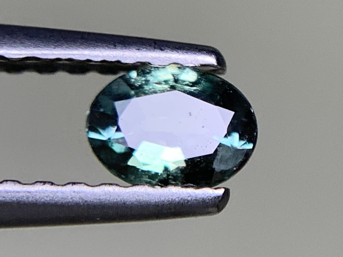 アレキサンドライト 0.228ct  中央宝石ソーティング付き  4.55㎜×3.49㎜×1.93㎜  ルース（ 裸石 ） 3797Y