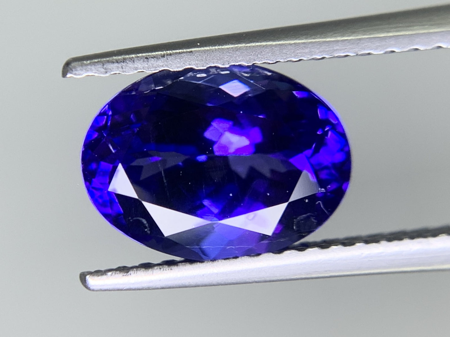 タンザナイト 2.645ct  宝石ソーティング付き  9.84㎜×7.35㎜×5.25㎜  ルース（ 裸石 ） 1970Y