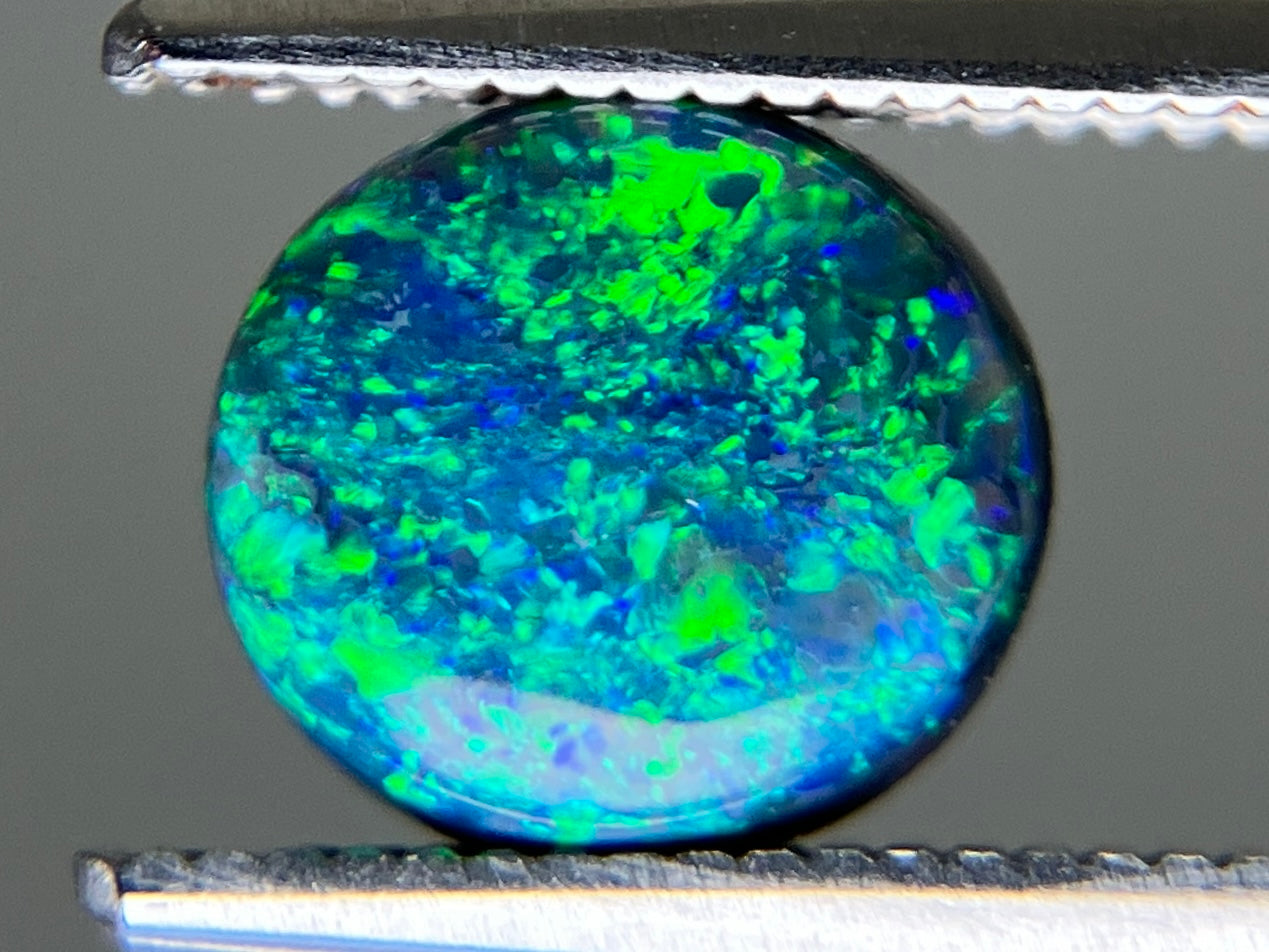 ブラックオパール 天然 1.134ct 中央宝石ソーティング付き 7.7㎜×7.0㎜×3.4㎜ ルース（ 裸石 ） 7654YY