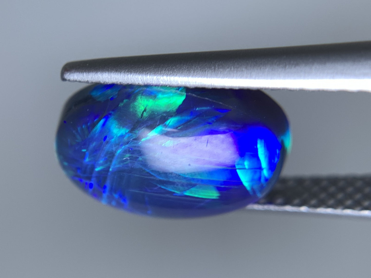 ブラックオパール 天然 3.114ct 中央宝石ソーティング付き 11.7㎜×8.0㎜×5.6㎜ ルース（ 裸石 ） 6928Y