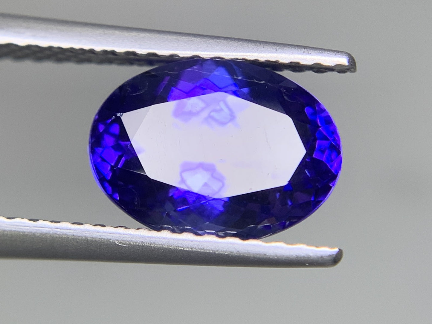 タンザナイト 2.645ct  宝石ソーティング付き  9.84㎜×7.35㎜×5.25㎜  ルース（ 裸石 ） 1970Y