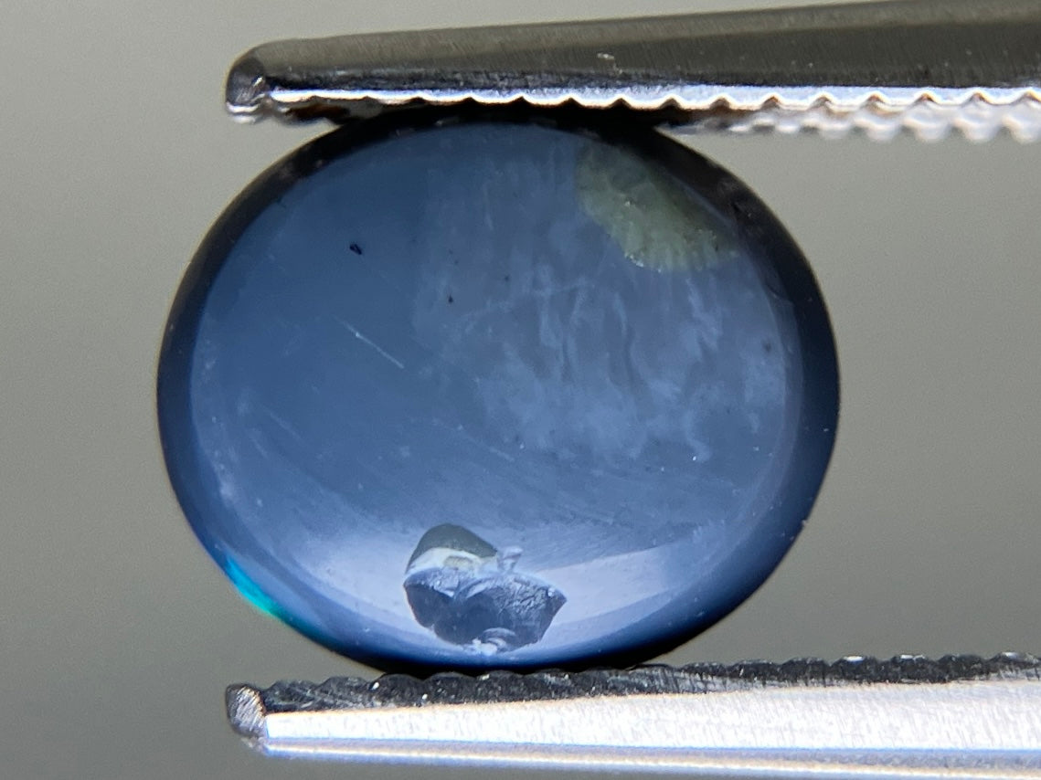 ブラックオパール 天然 1.319ct 中央宝石ソーティング付き 8.2㎜×7.0㎜×3.6㎜ ルース（ 裸石 ） 7630YY