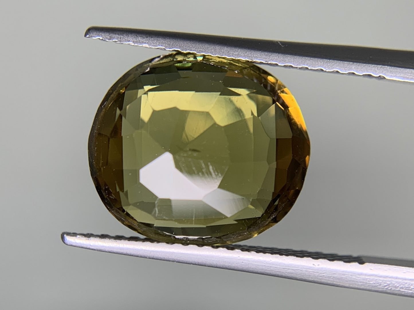 クリソベリル 6.477ct  宝石ソーティング付き  12.68㎜×11.18㎜×5.01㎜  ルース（ 裸石 ） 1945Y