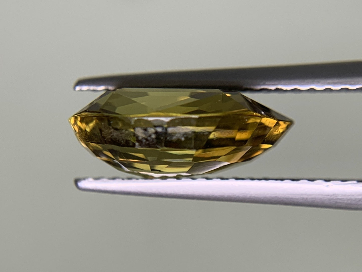 クリソベリル 6.477ct  宝石ソーティング付き  12.68㎜×11.18㎜×5.01㎜  ルース（ 裸石 ） 1945Y